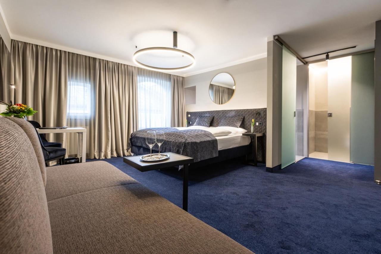 Boutiquehotel Am Dom Salzburg Bagian luar foto