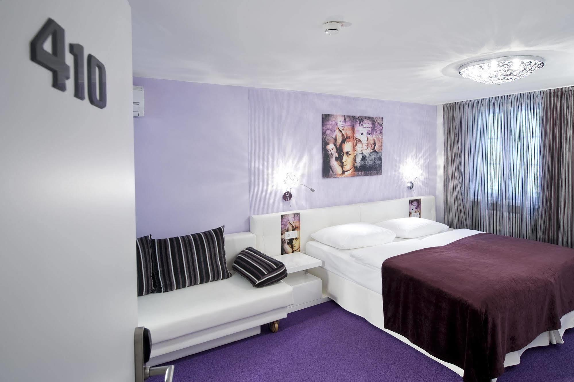 Boutiquehotel Am Dom Salzburg Bagian luar foto